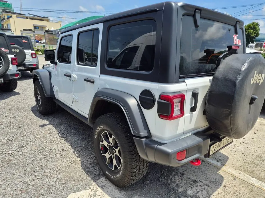Jeep Wrangler 2023 из KR, фото 10