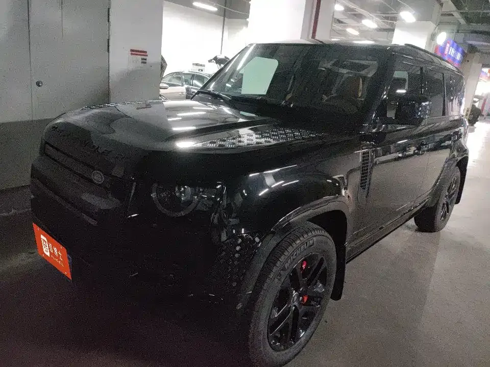 Land Rover Defender — фото 1