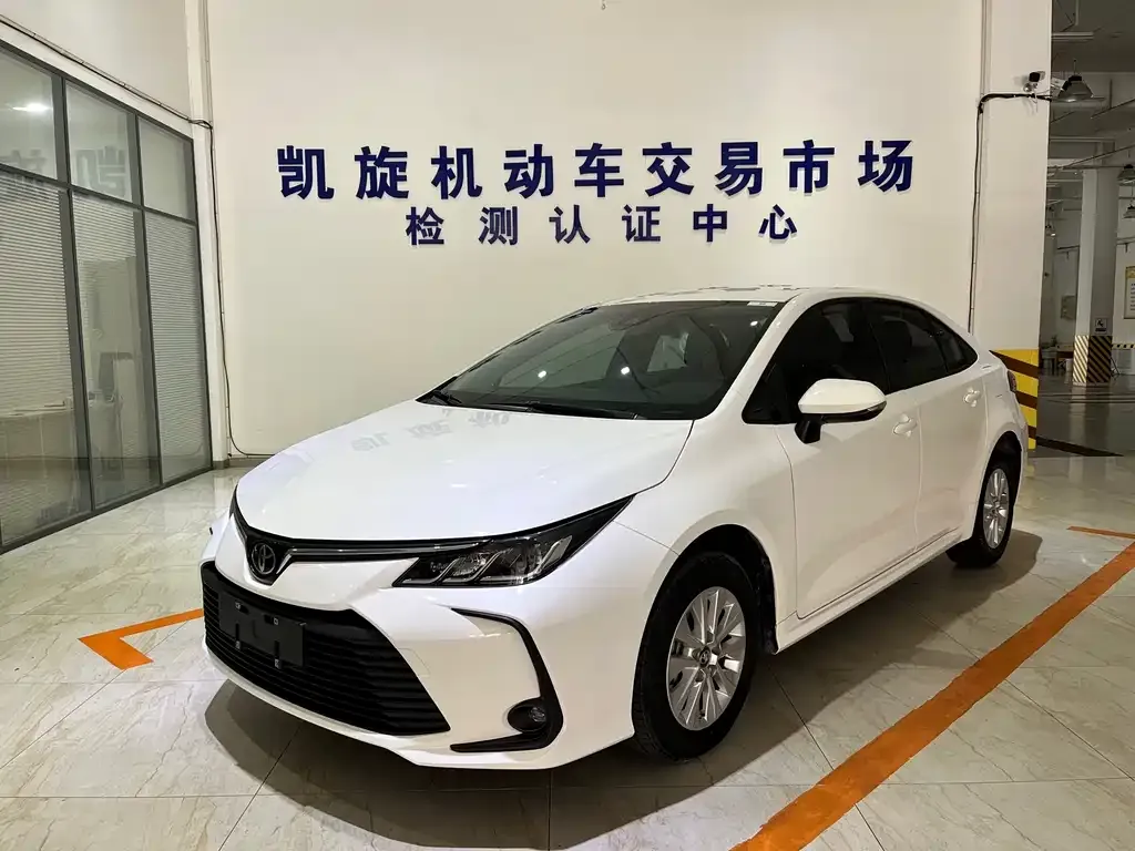 Toyota Corolla — фото 1