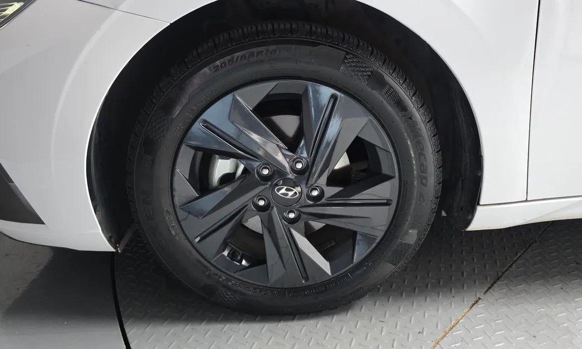 Hyundai AVANTE — фото 2