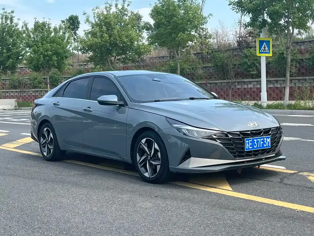 Hyundai Elantra — фото 7