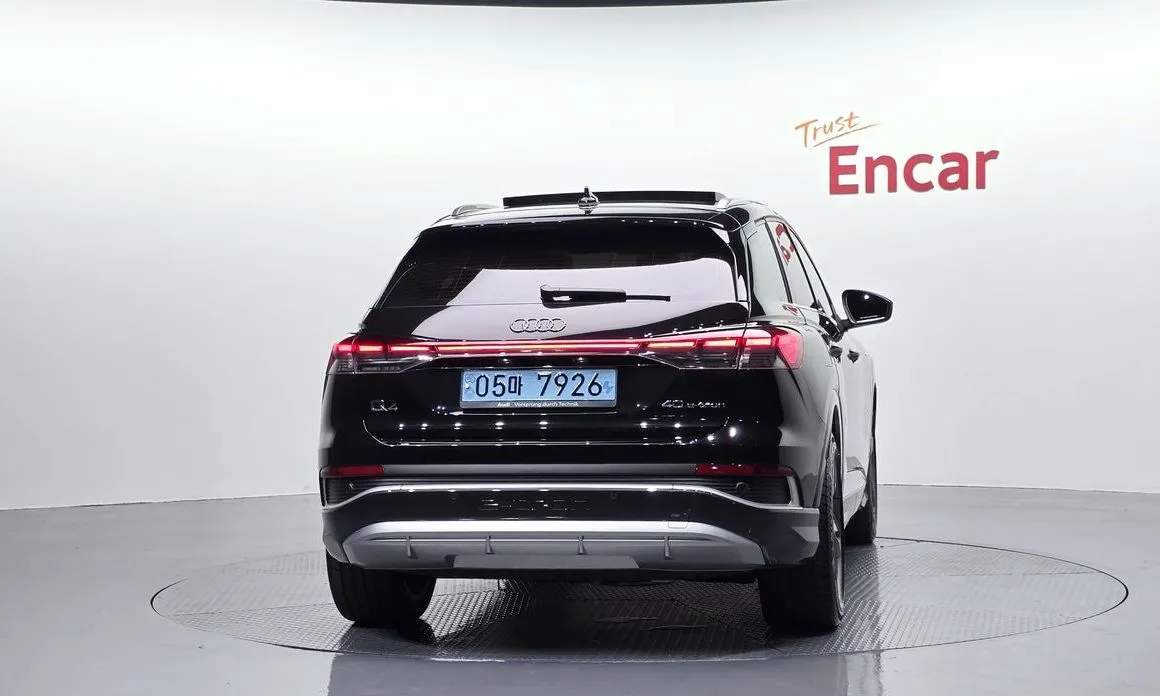 Audi Q4 e-tron — фото 3