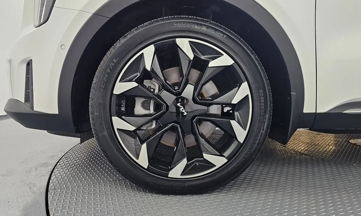 Kia Sorento — фото 7