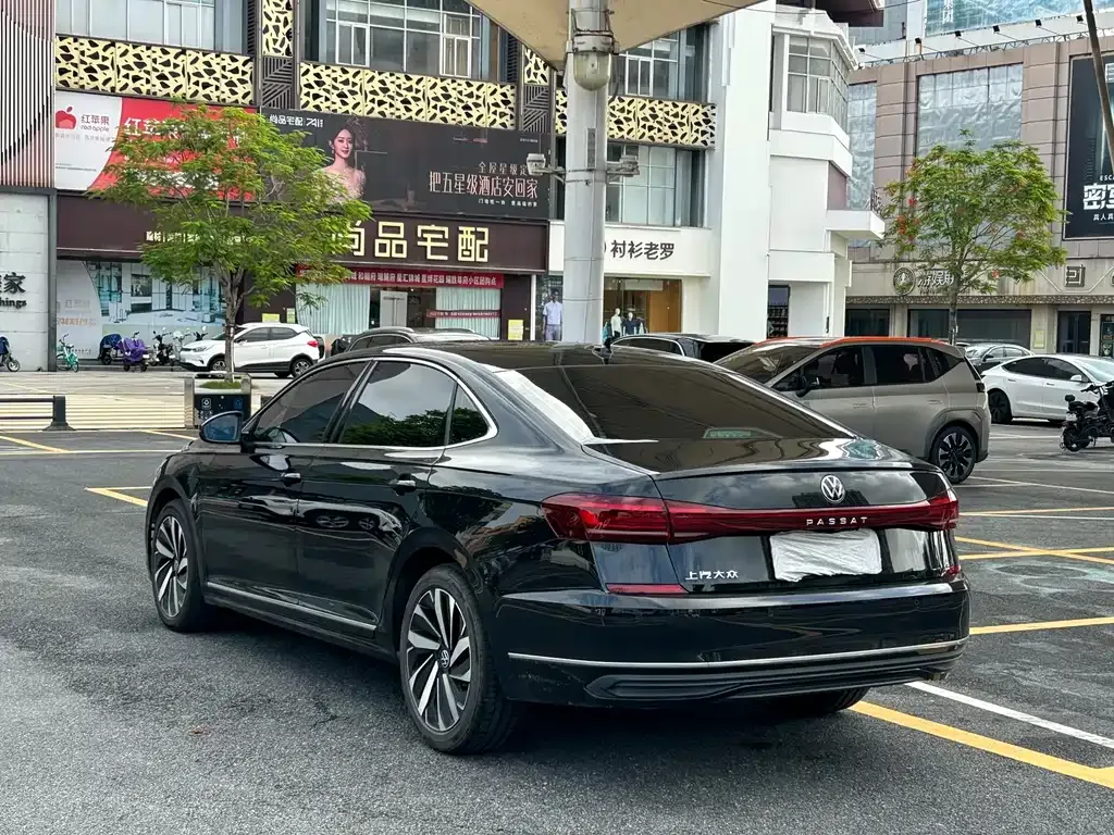 Volkswagen Passat — фото 8