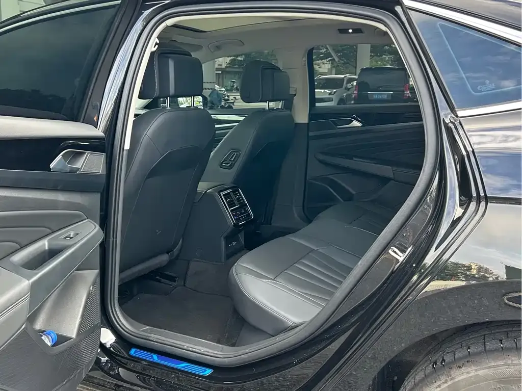 Volkswagen Passat — фото 2