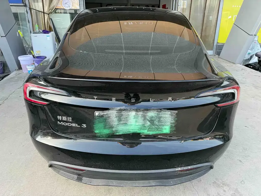 Tesla Model 3 — фото 3