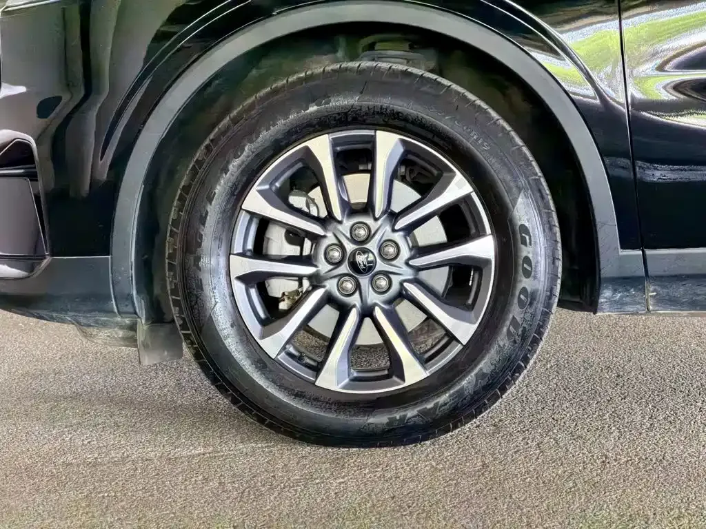 Ford Edge — фото 9