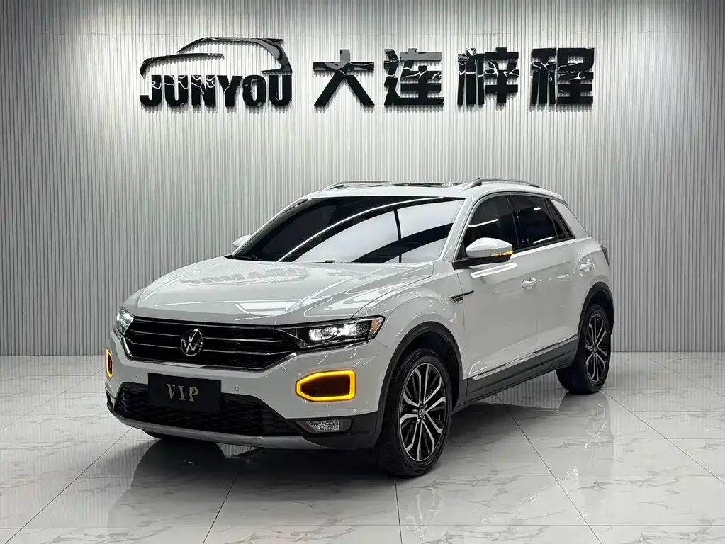 Volkswagen T-Roc — фото 1