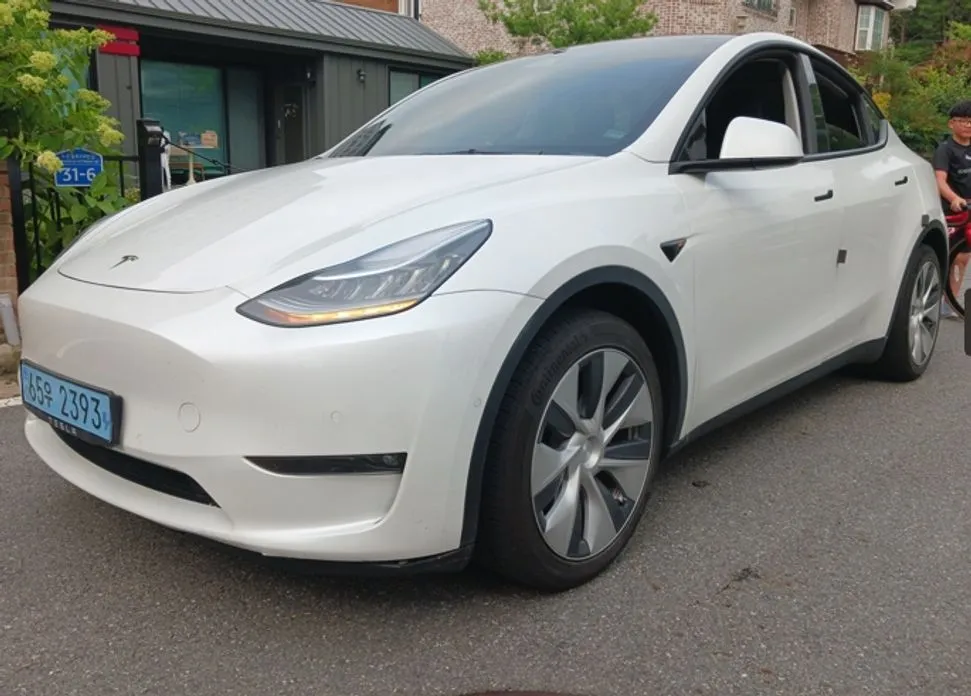 Tesla Model Y — фото 6