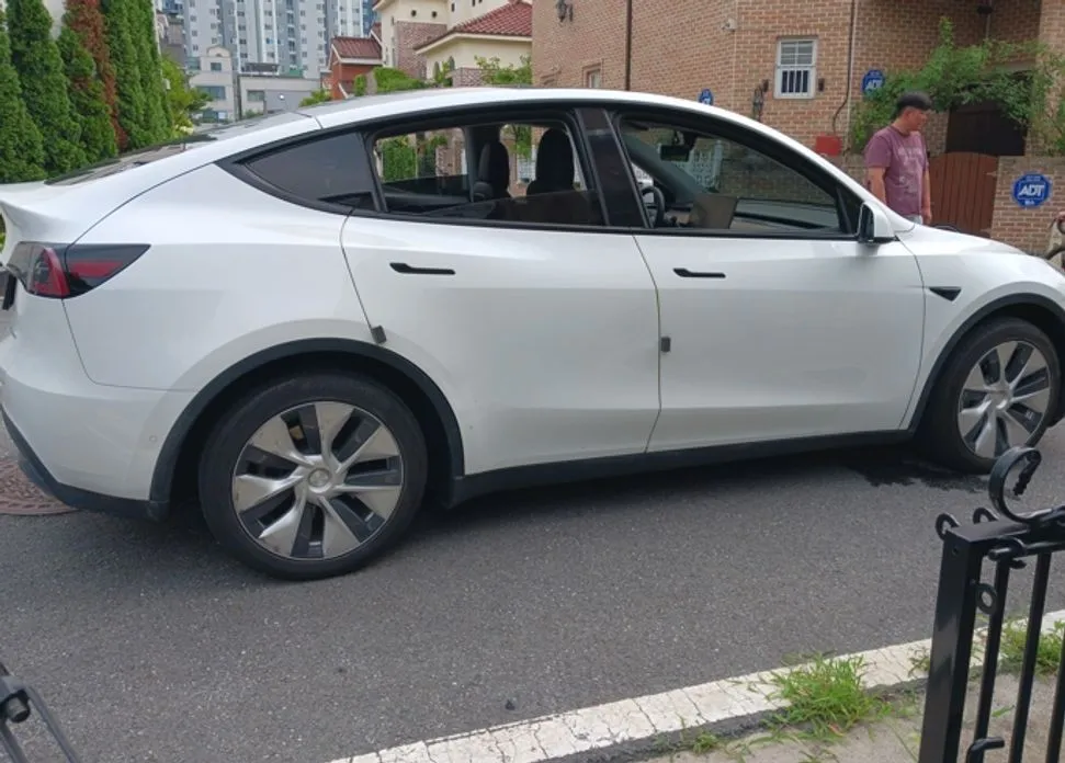 Tesla Model Y — фото 3