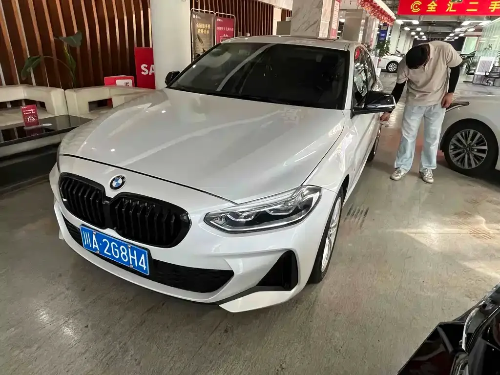 BMW 1 Series — фото 1