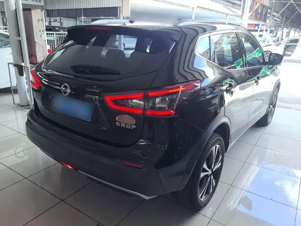Nissan Qashqai — фото 9