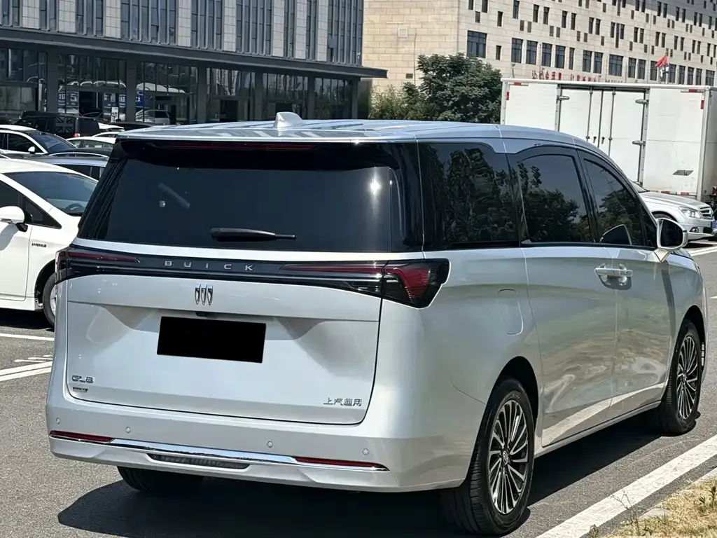 Buick GL8 Hybrid — фото 5
