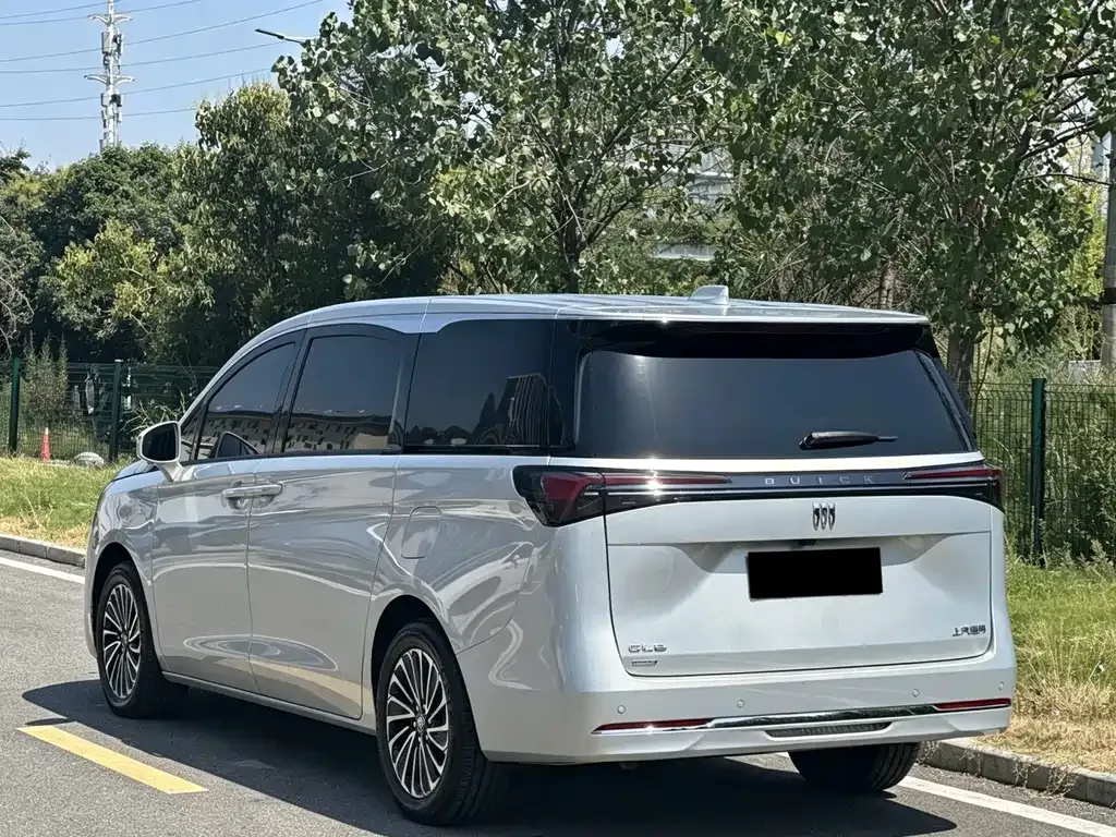 Buick GL8 Hybrid — фото 9