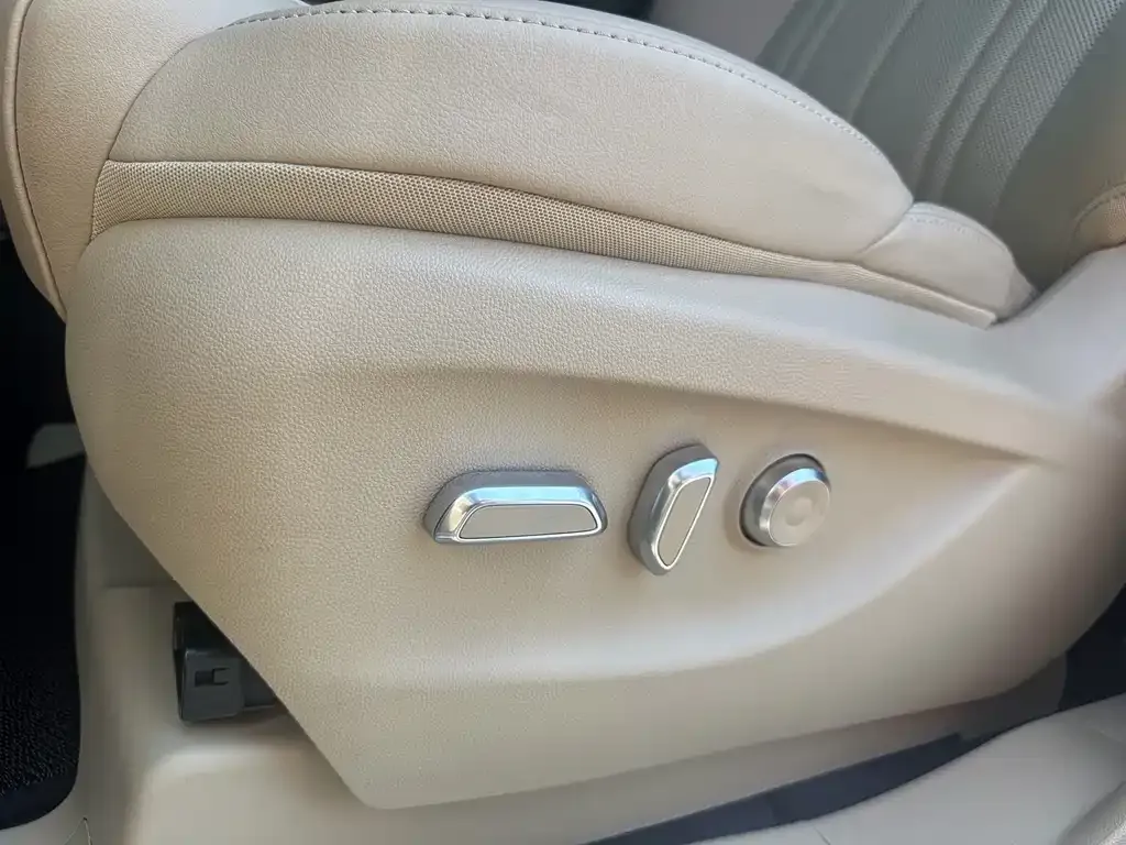 Buick GL8 Hybrid — фото 2