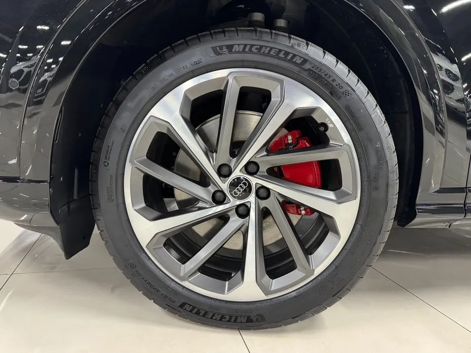 Audi Q5 2025 из KR, фото 6