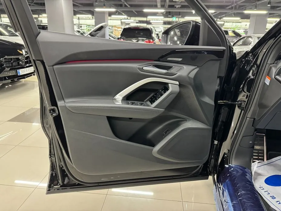 Audi Q5 2025 из KR, фото 7