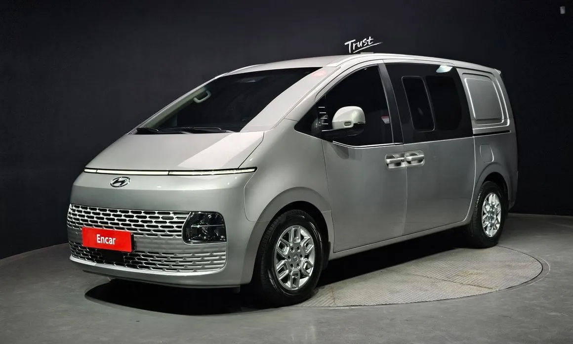 Hyundai Staria — фото 1