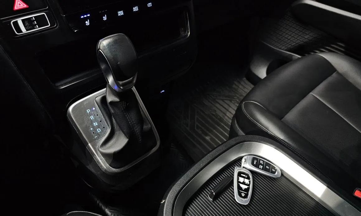 Hyundai Staria — фото 3