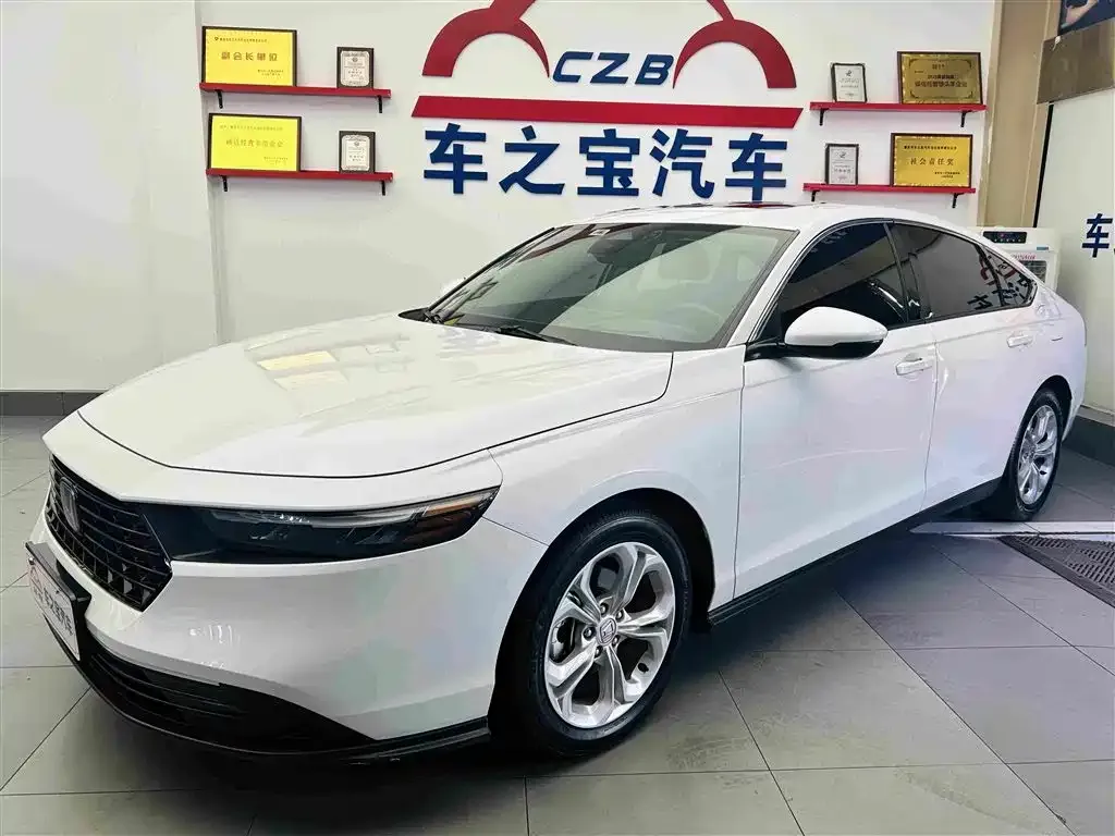 Honda Accord — фото 1