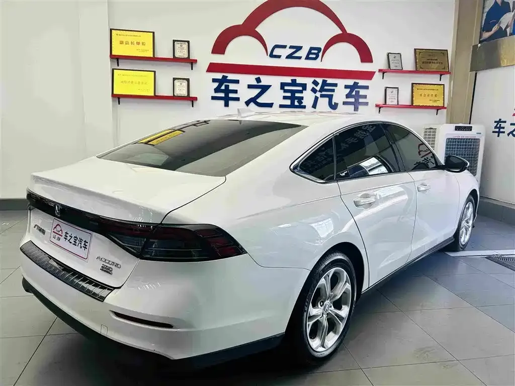 Honda Accord — фото 3