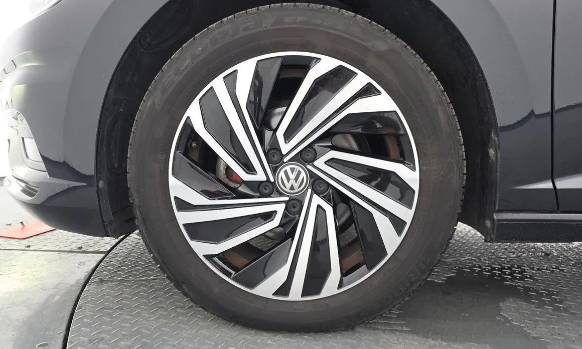 Volkswagen Jetta — фото 6