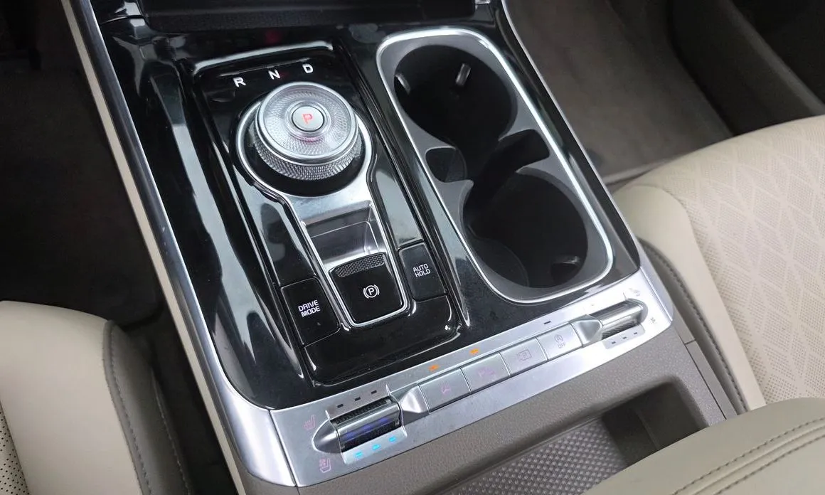Kia Carnival — фото 10