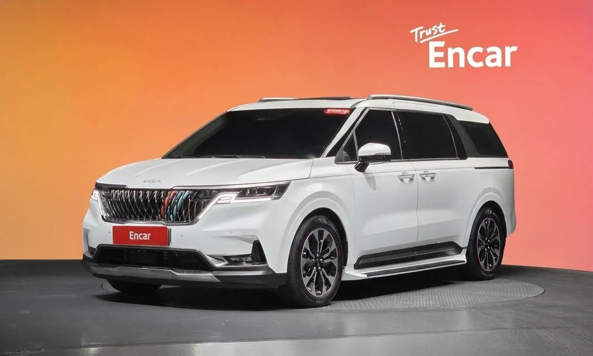 Kia Carnival — фото 1
