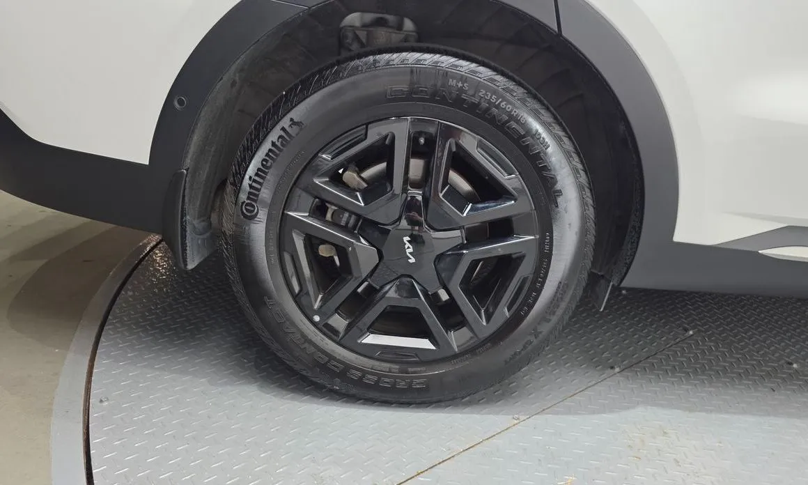Kia Sorento — фото 8