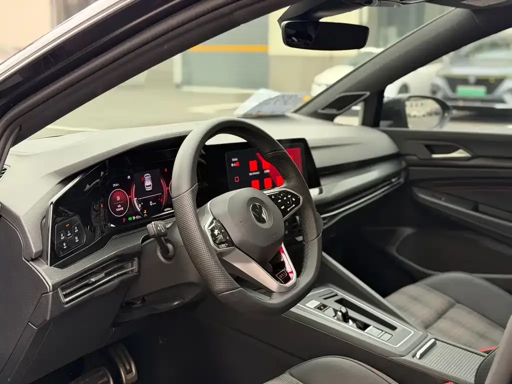 Volkswagen Golf GTI — фото 6