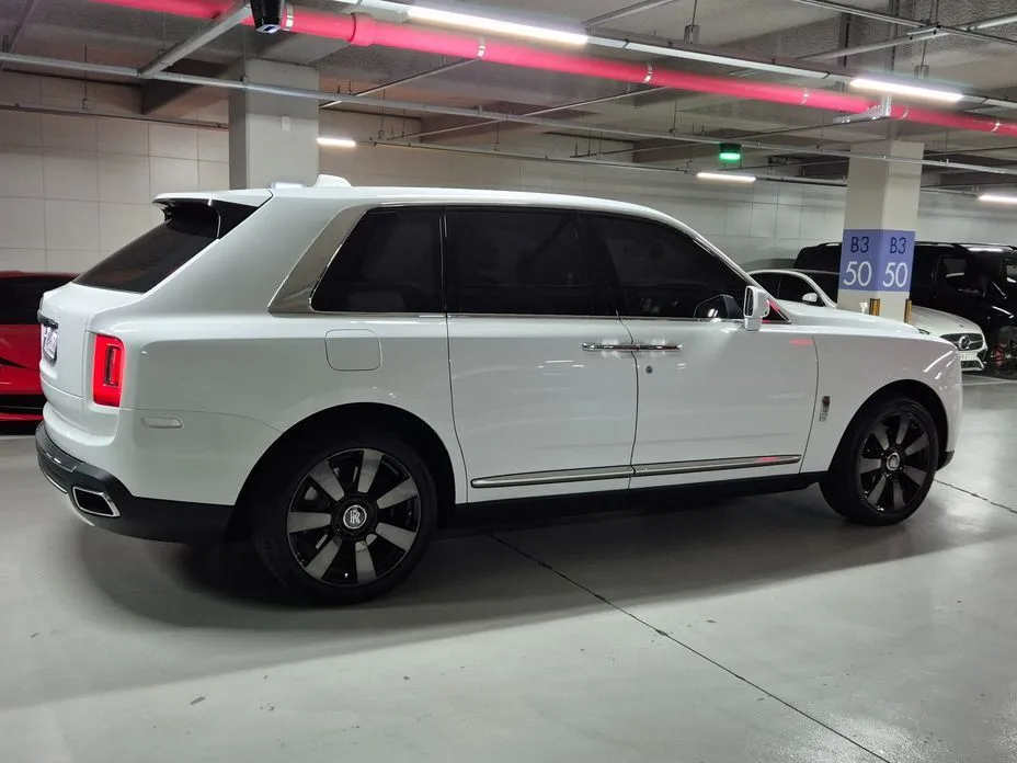 Rolls-Royce Cullinan 2023 из KR, фото 6