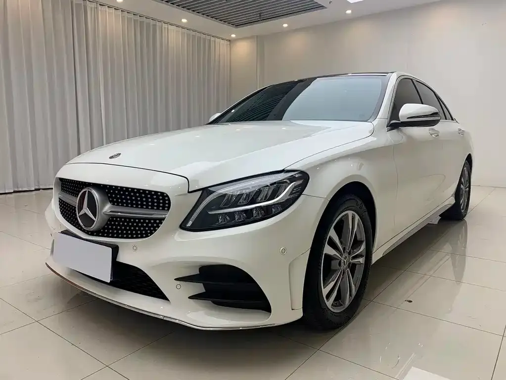 Mercedes-Benz C-Class — фото 1