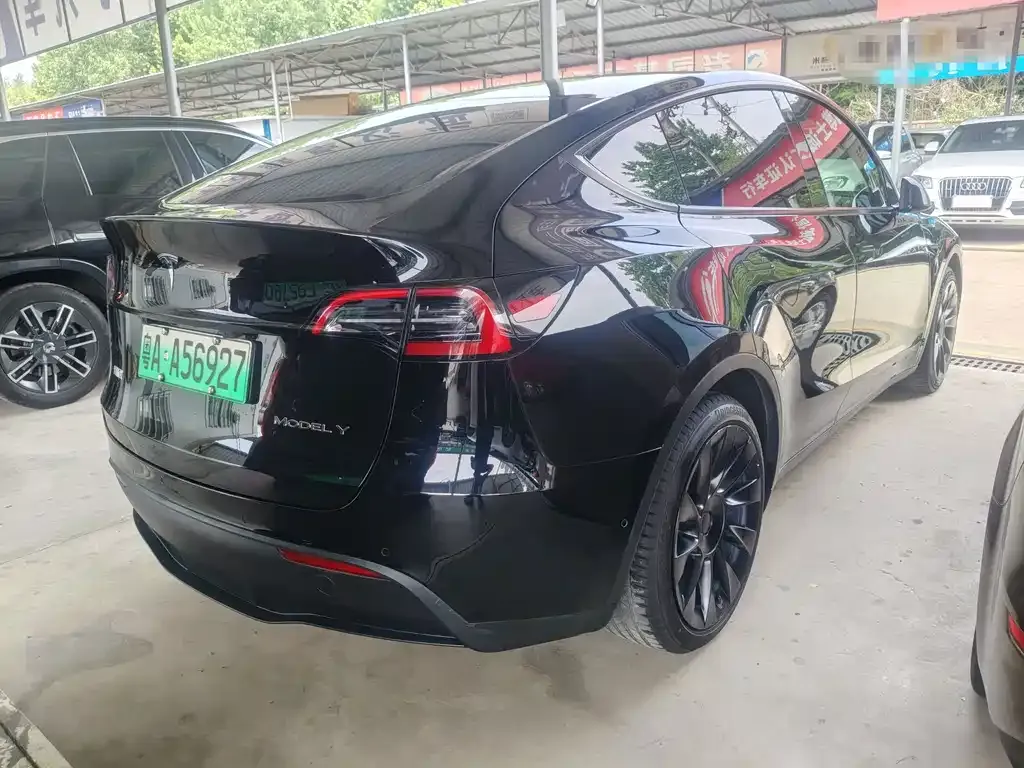 Tesla Model Y — фото 6