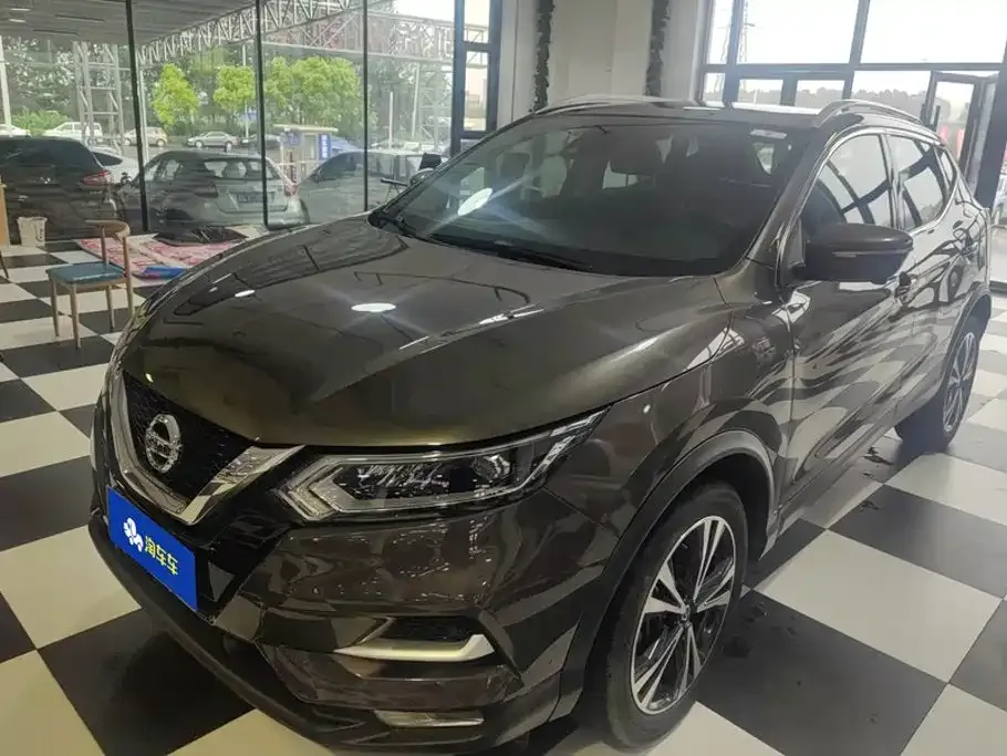 Nissan Qashqai — фото 1