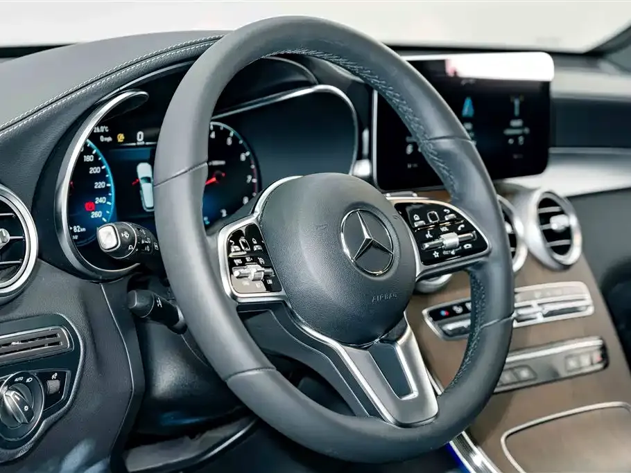 Mercedes-Benz GLC — фото 6