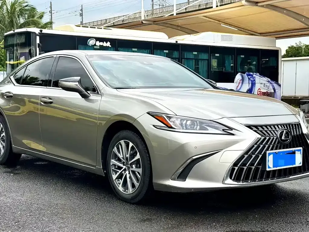 Lexus ES — фото 9