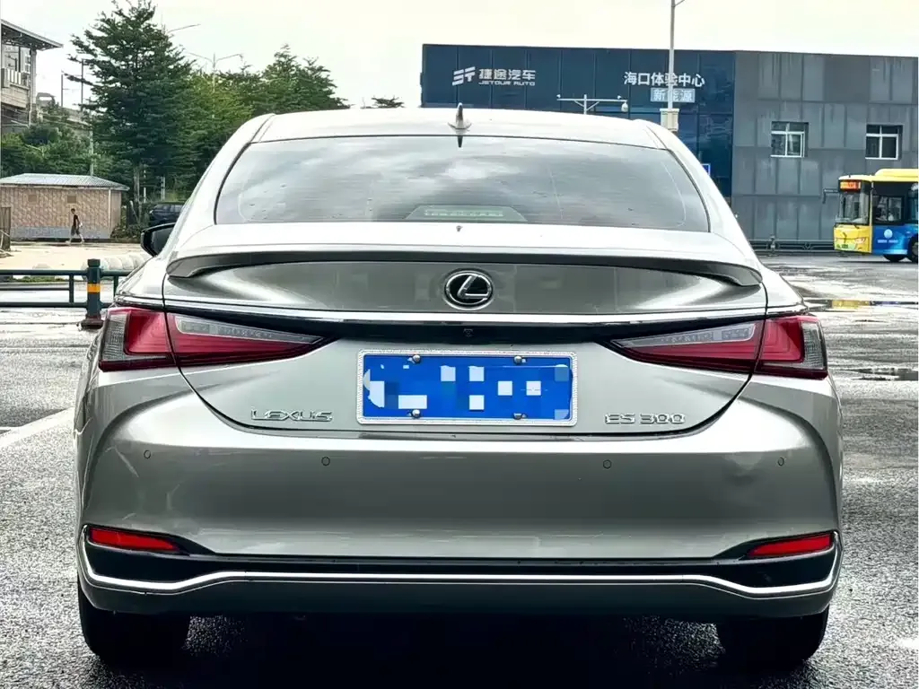 Lexus ES — фото 3