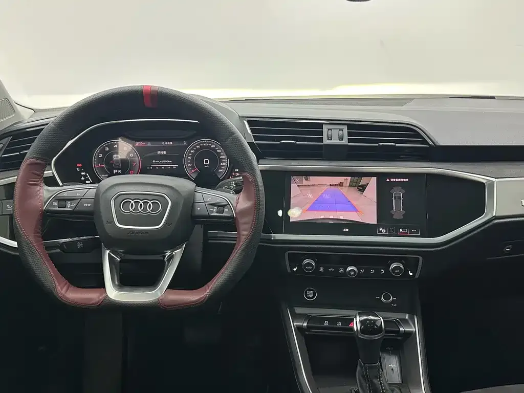 Audi Q3 — фото 10