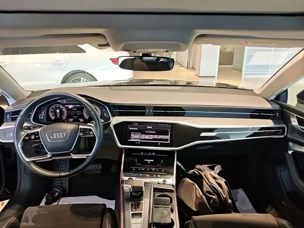 Audi A7L — фото 8