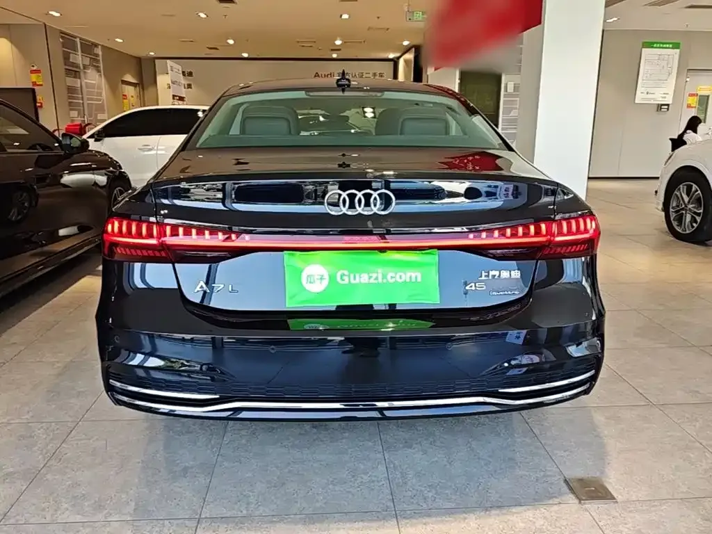 Audi A7L — фото 2