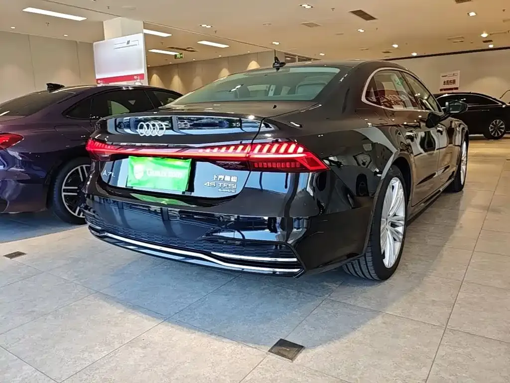 Audi A7L — фото 3
