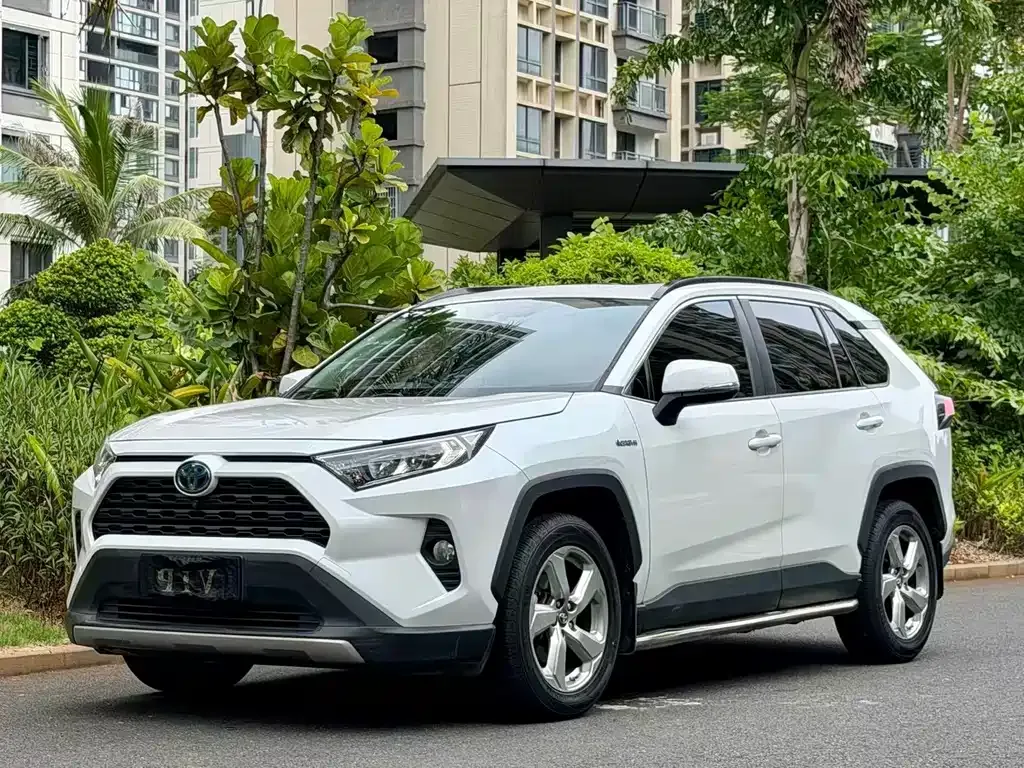 Toyota RAV4 Prime — фото 1