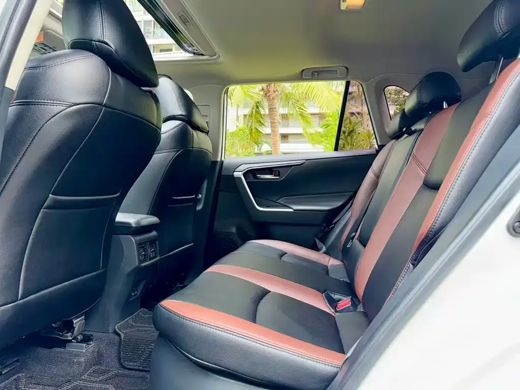 Toyota RAV4 Prime — фото 4