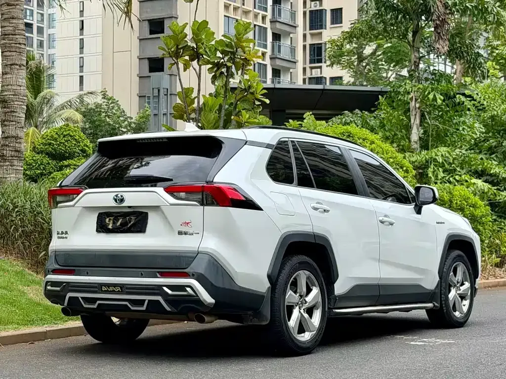 Toyota RAV4 Prime — фото 9