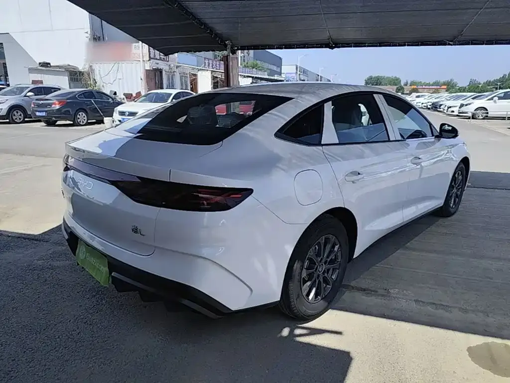 BYD Qin L — фото 10