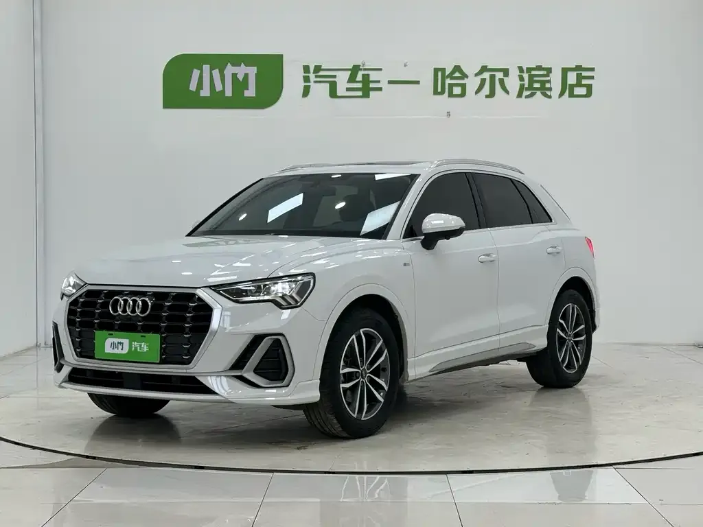 Audi Q3 — фото 1