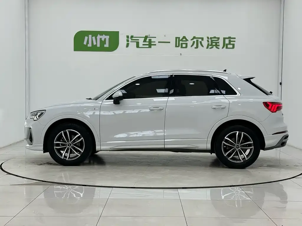 Audi Q3 — фото 10