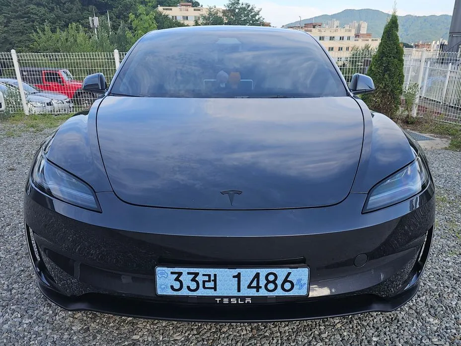 Tesla Model 3 — фото 1