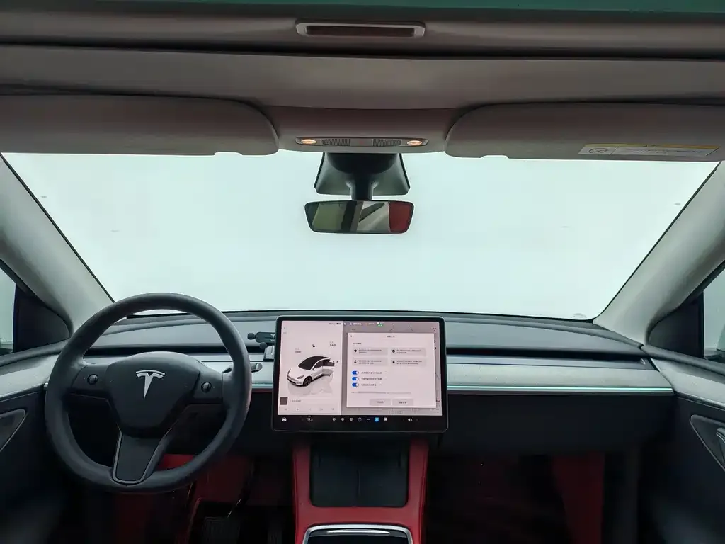 Tesla Model Y — фото 9
