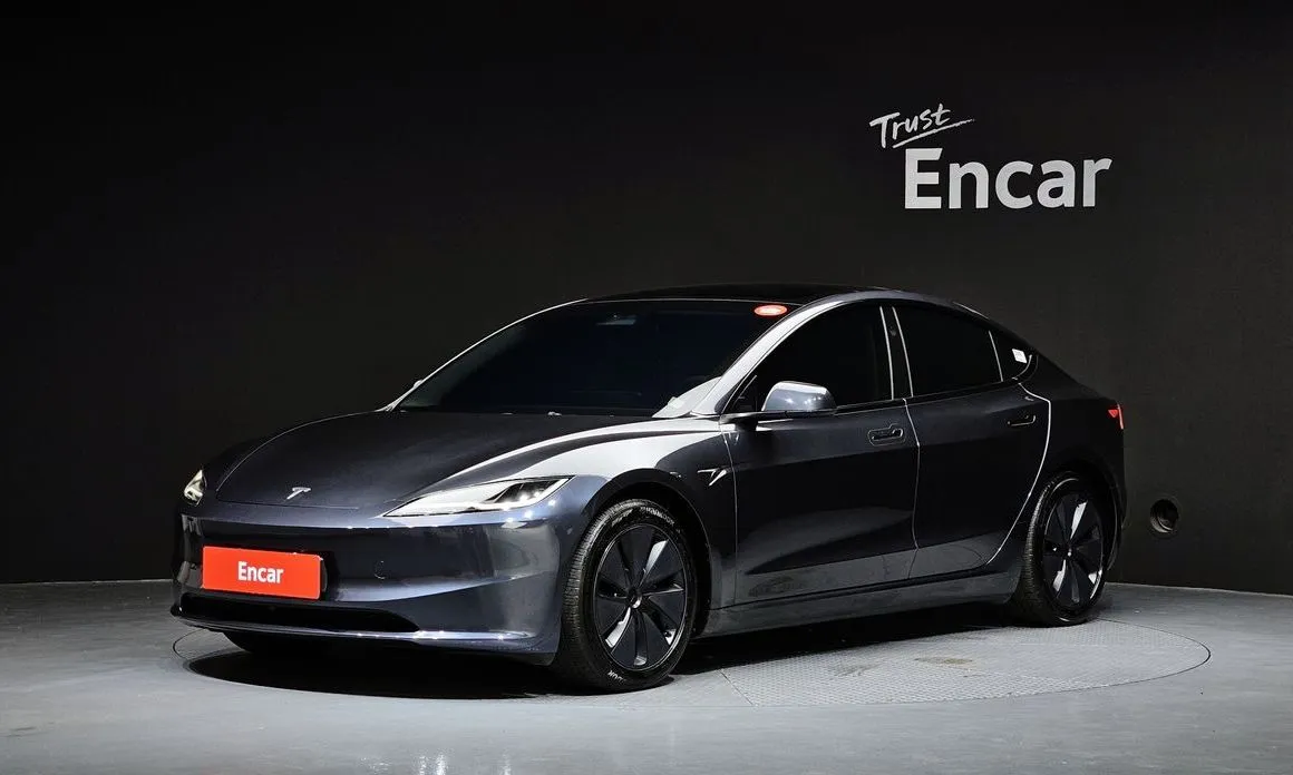 Tesla Model 3 — фото 1